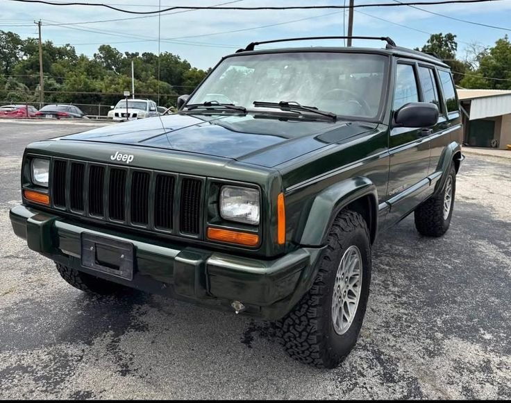 Thumbnail home_servis_cherokee_saat_ac_mengeluarkan_bunyi_berisik.jpg