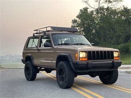 Thumbnail servis_kaki_kaki_cherokee_saat_mobil_bergetar_pada_kecepatan_tertentu.jpg